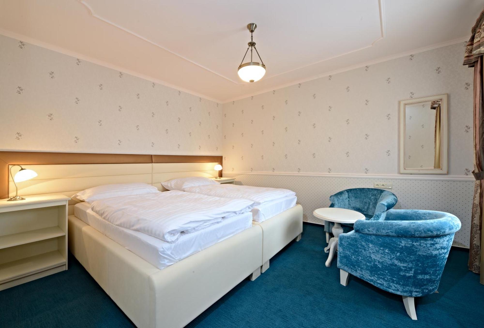 Hotel Gold Chotoviny Экстерьер фото