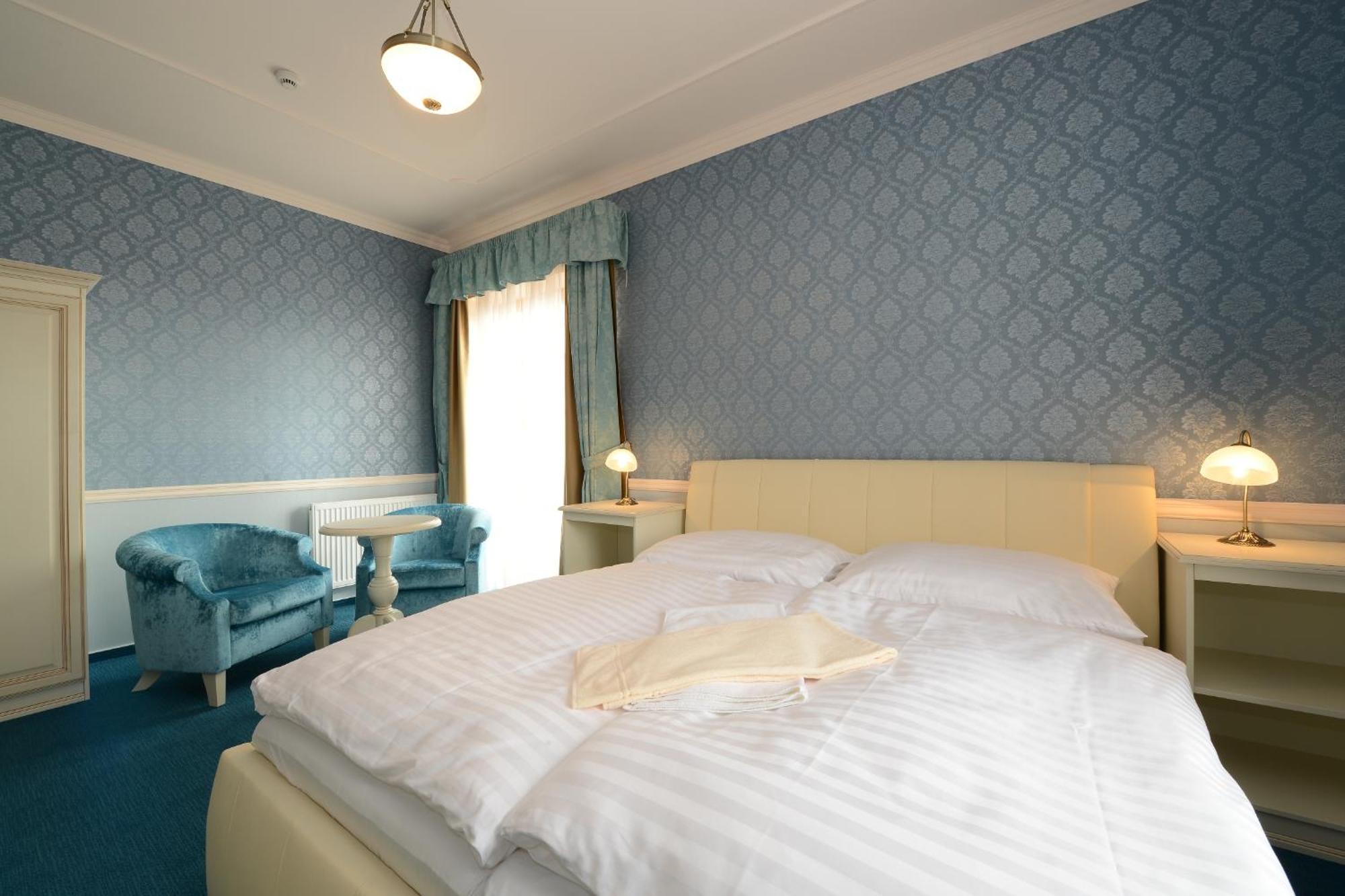 Hotel Gold Chotoviny Экстерьер фото